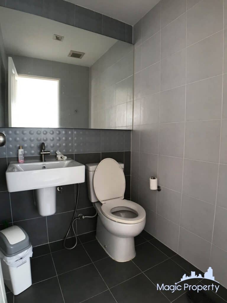 Town Avenue Vibhavadi 60 Townhouse For Sale