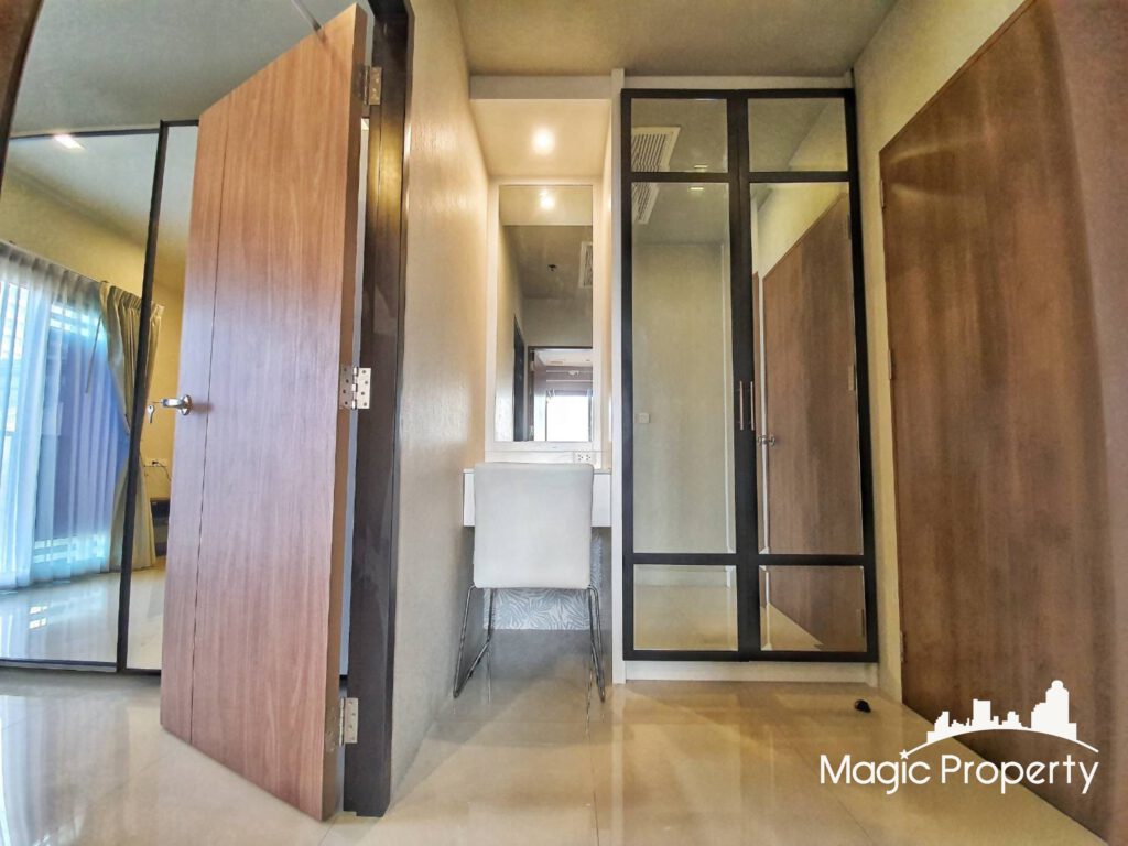 2 Bedroom Condominium For Sale in Noble Revent – Photo 11