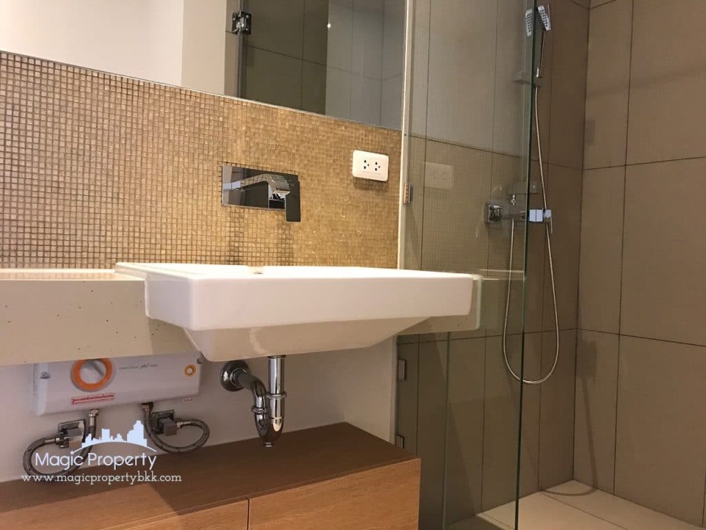 The Lofts Ekkamai Condominium