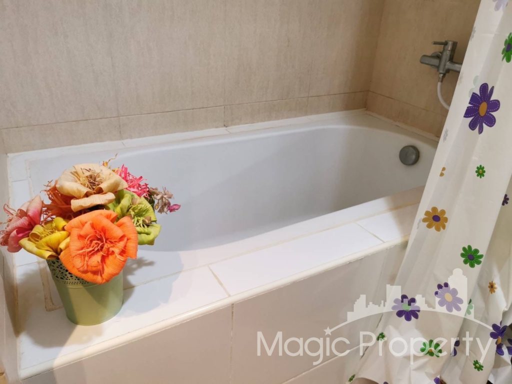 Property Image – The Clover Thonglor