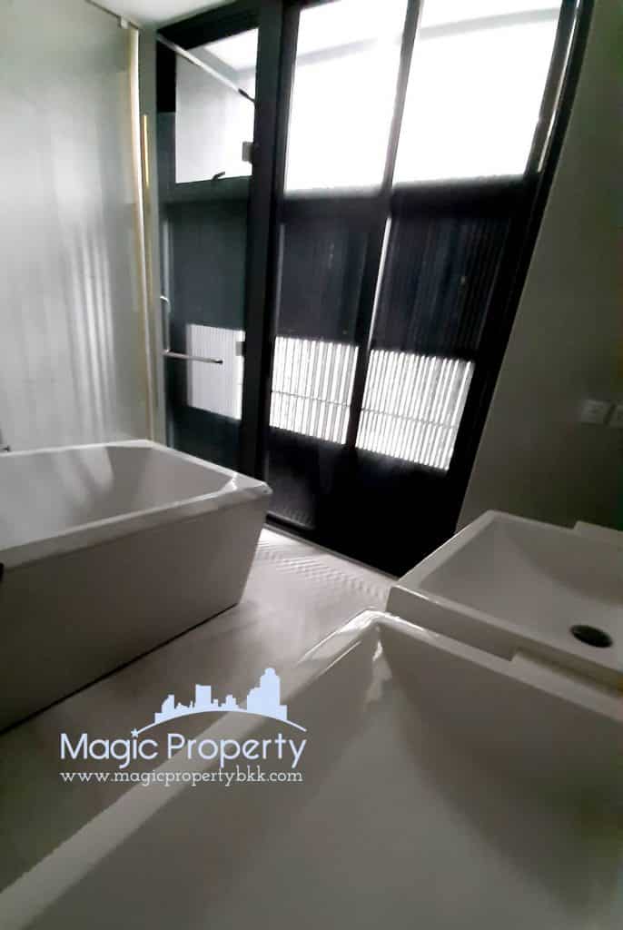 4 Bedrooms Single House For Sale in The Honor Single House project, Pradit Manutham Road, Khlong Chaokhunsing, Wang Thonglang, Bangkok