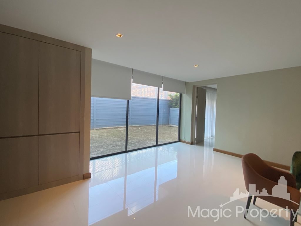 5 Bedrooms Single House For Rent in Parc Priva Single House Project. Located at Thiam Ruam Mit Road, Huai Khwang, Bangkok 10310, Thailand