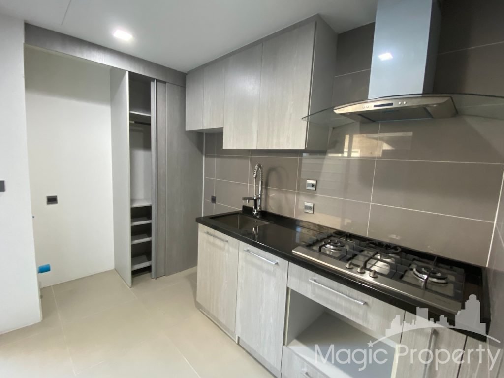 5 Bedrooms Single House For Rent in Parc Priva Single House Project. Located at Thiam Ruam Mit Road, Huai Khwang, Bangkok 10310, Thailand