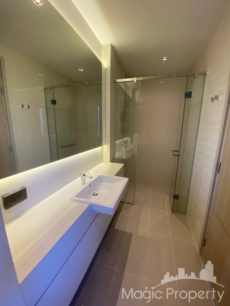 5 Bedrooms Single House For Rent in Parc Priva Single House Project. Located at Thiam Ruam Mit Road, Huai Khwang, Bangkok 10310, Thailand
