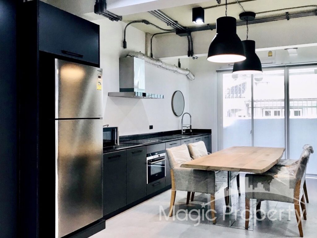 Prompak Place Fully Furnished Modern 3 Bedrooms Townhouse For Sale, Thonglor, Khlong Tan Nuea, Watthana, Bangkok 10110.
