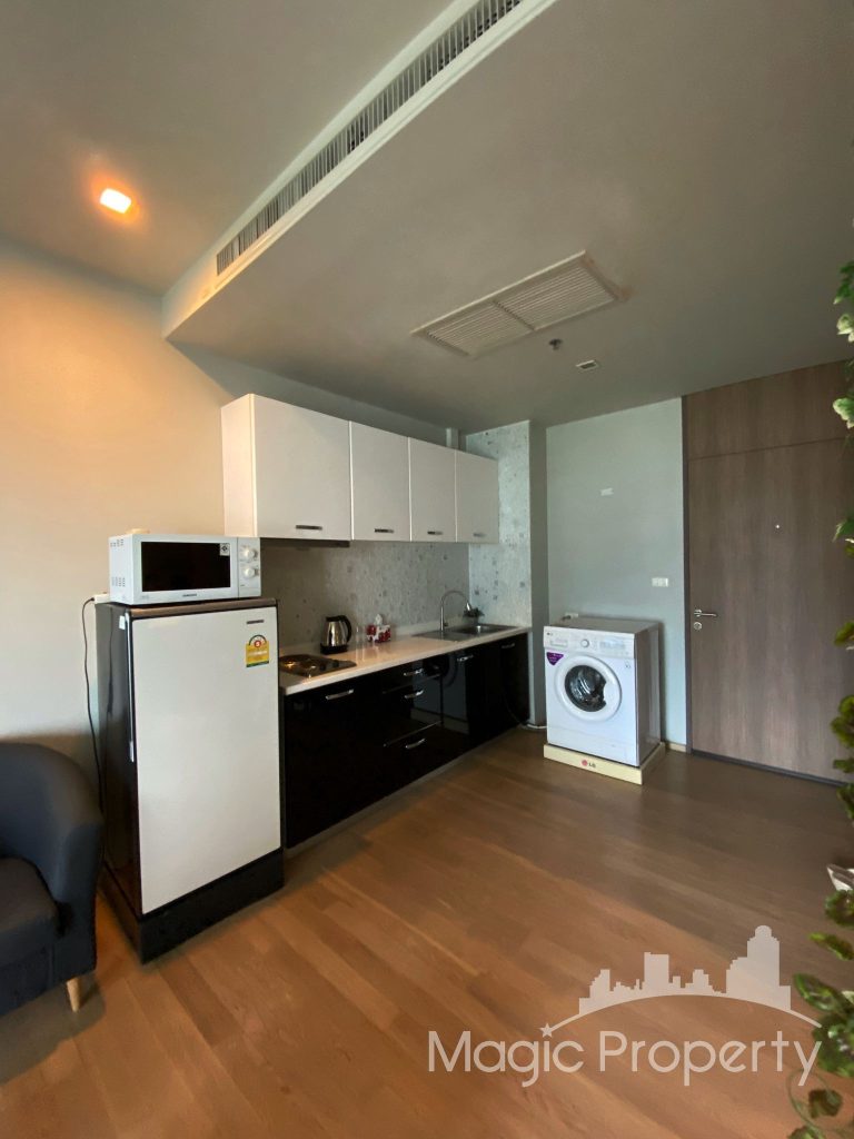 Noble Refine Studio For Rent. Located at Sukhumvit 26, Khlong Tan, Khlong Toei, Bangkok 10110. Near BTS Phrom Phong 