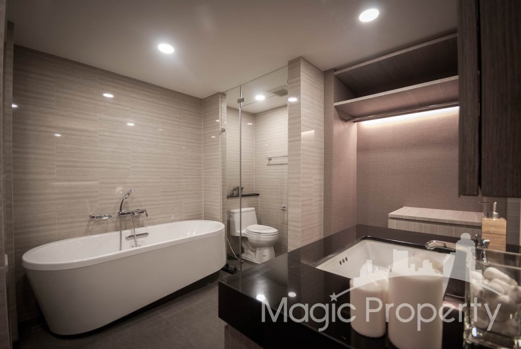 Property Image – Klass Langsuan Condominium