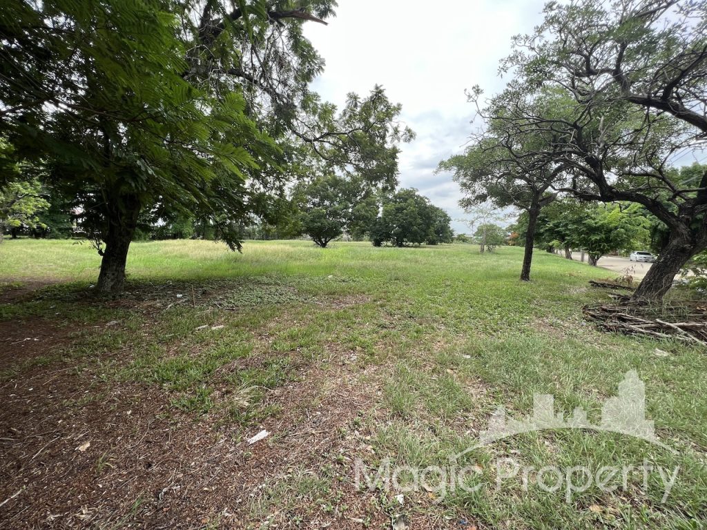 Property Image – Land For Sale in Windmill Village Bangna Golf Course