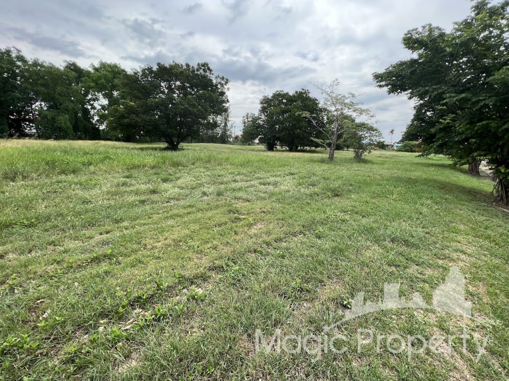 Property Image – Land For Sale in Windmill Village Bangna Golf Course