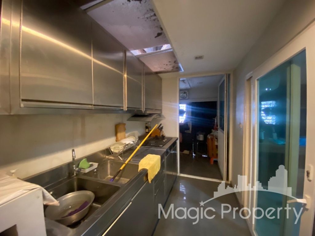 Property Image – Townhouse Soi Sukhumvit 26 For Rent