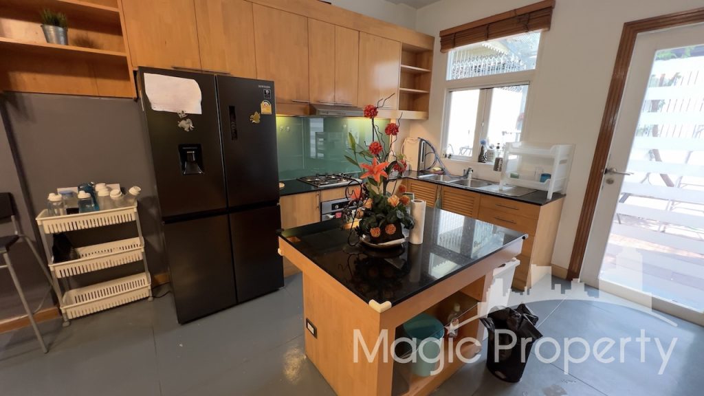 Property Image – Townhouse Ekkamai Soi 10 For Sale