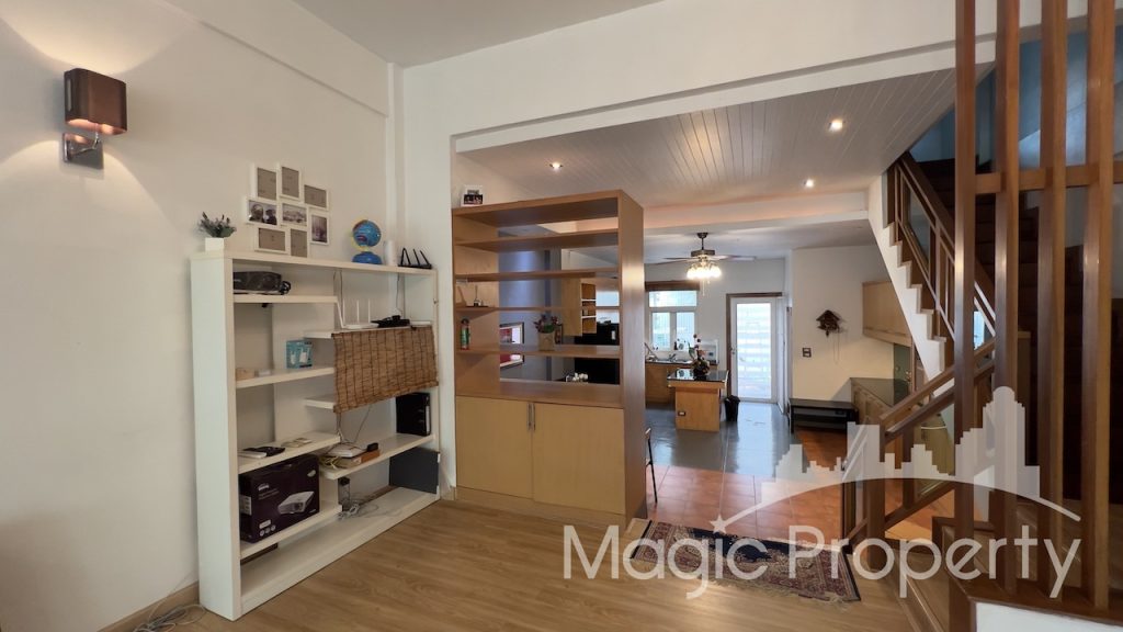 Property Image – Townhouse Ekkamai Soi 10 For Sale
