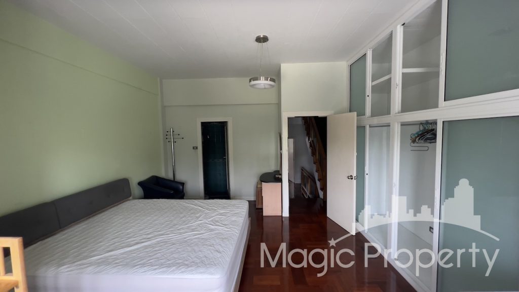Property Image – Townhouse Ekkamai Soi 10 For Sale