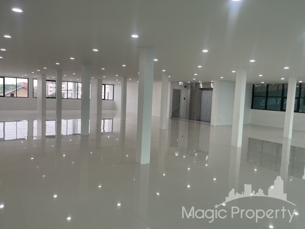 Property Image – Commercial Building Soi Lat Phrao 87 For Sale