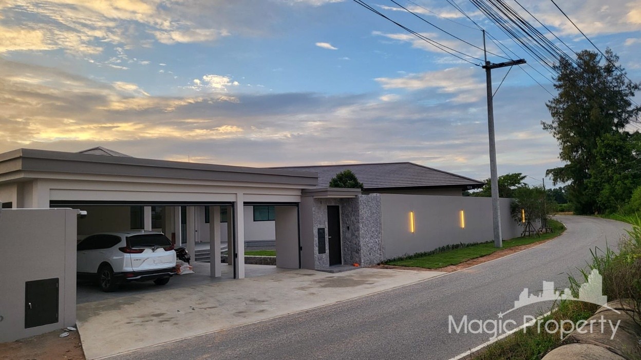 Single House in Soi Mabprachun Larng