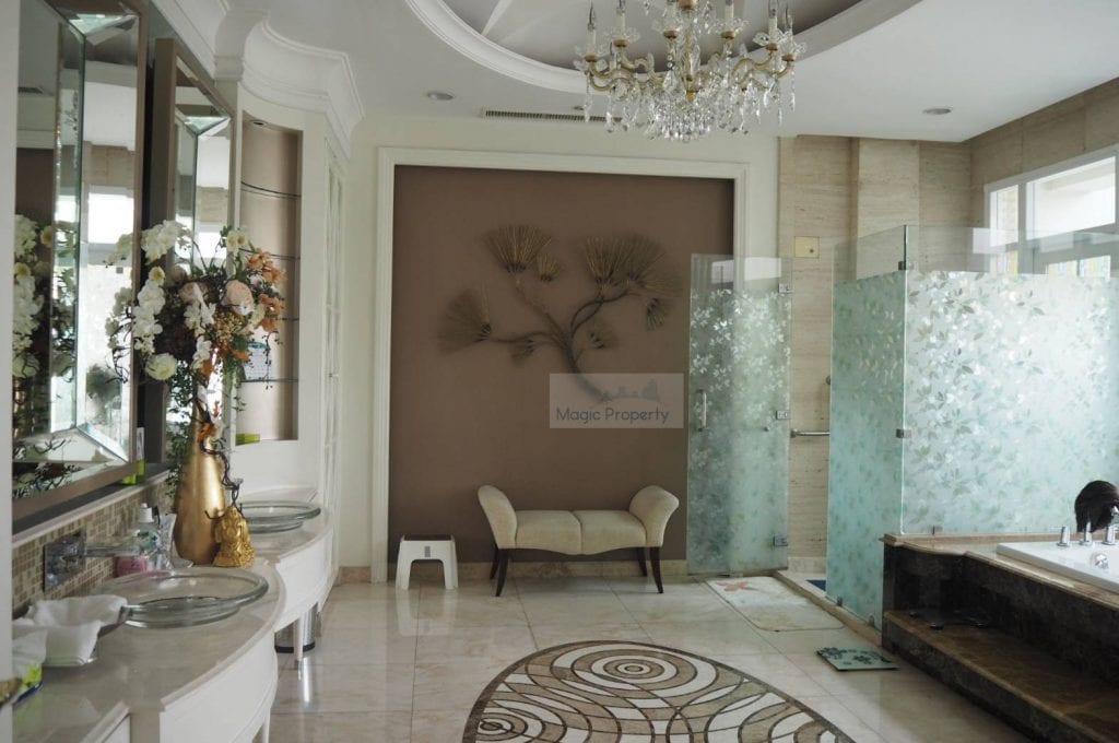 Luxury Single House for Sale in Bangkok Grand Crystal – Photo 4