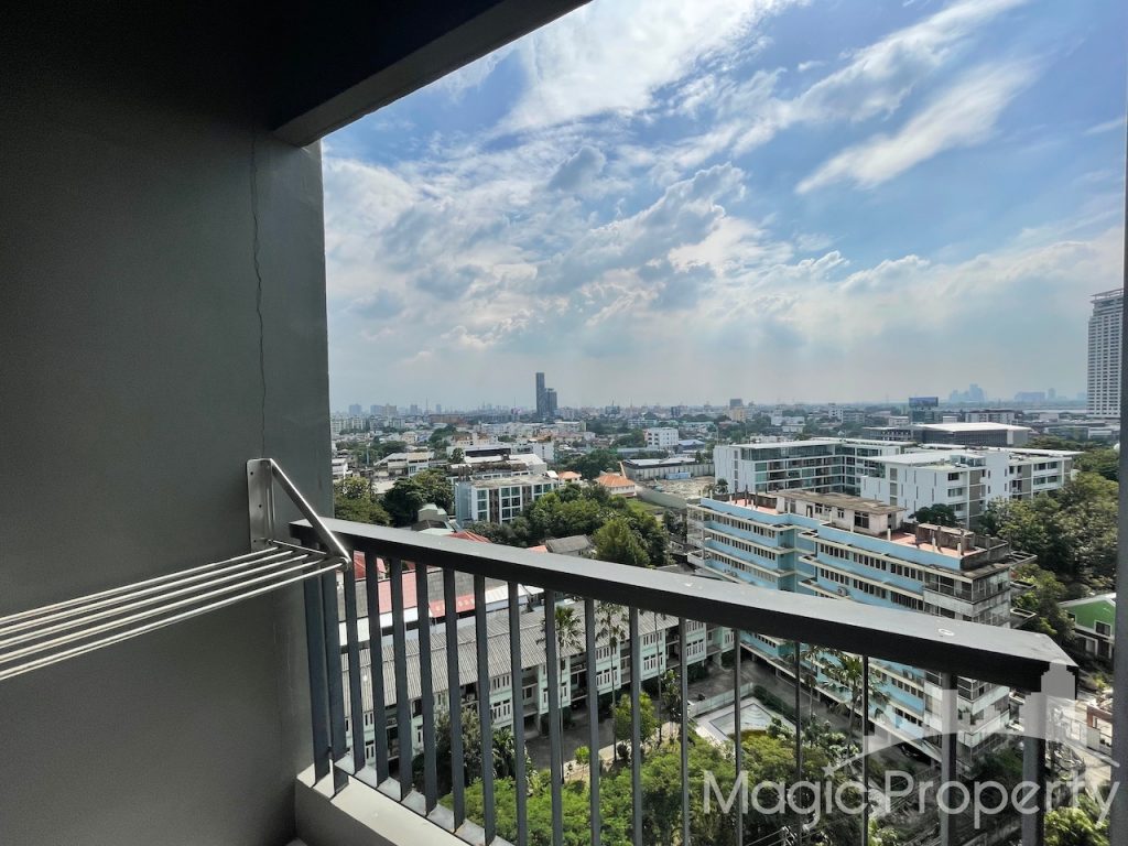 Rhythm Sukhumvit 44/1 condominium 1 Bedroom For Sale. Located at Sukhumvit Rd, Phra Khanong, Khlong Toei, Bangkok 10110