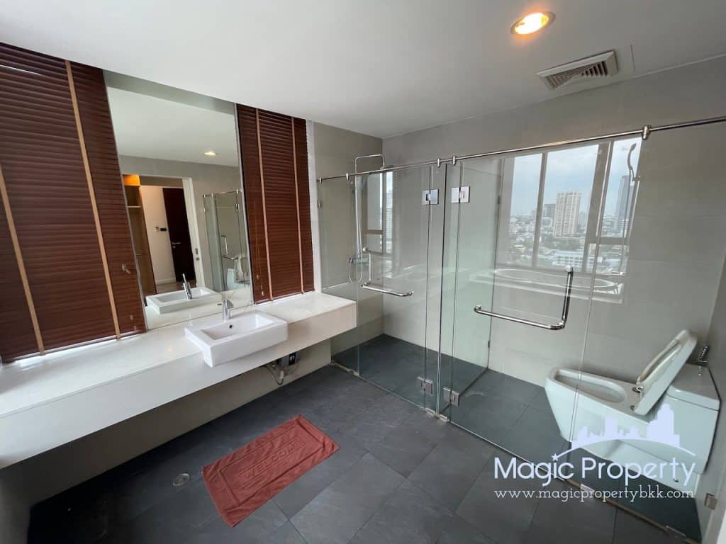 3 Bedroom Fully Furnished Unit in The Alcove Thonglor 10. Located at Soi Sukhumvit 63 (Opposite Don donki Mall), Khlong Tan Nuea, Watthana.