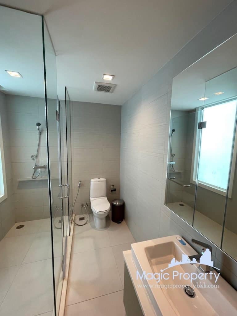 2 Bedroom in Siri at Sukhumvit Condominium For Rent - Fully furnished Unit. Located at Sukhumvit Rd, Khwaeng Phra Khanong, Khet Khlong Toei, Bangkok...