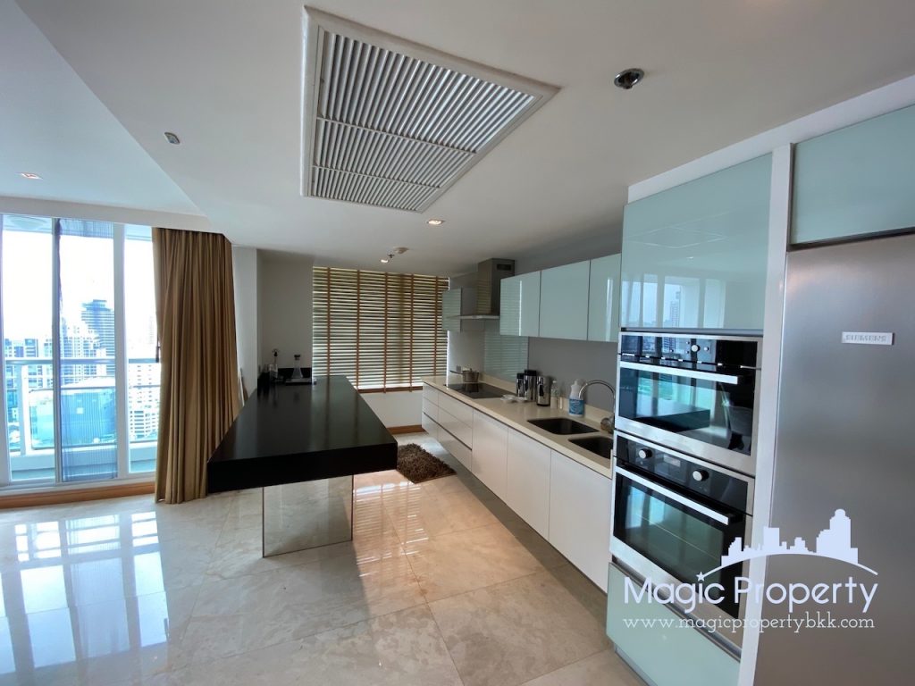 3 Bedroom Condominium For Sale in Eight Thonglor Residence. Located at Sukhumvit Rd 55, Khlong Tan Nuea, Watthana, Bangkok 10110.