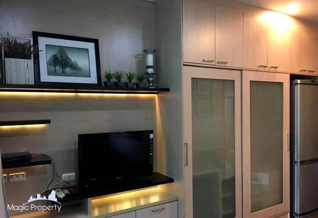 Studio For Rent in The Address Chidlom Condominium. Located at Som Khit, Khwaeng Lumphini, Khet Pathum Wan, Bangkok 10330...