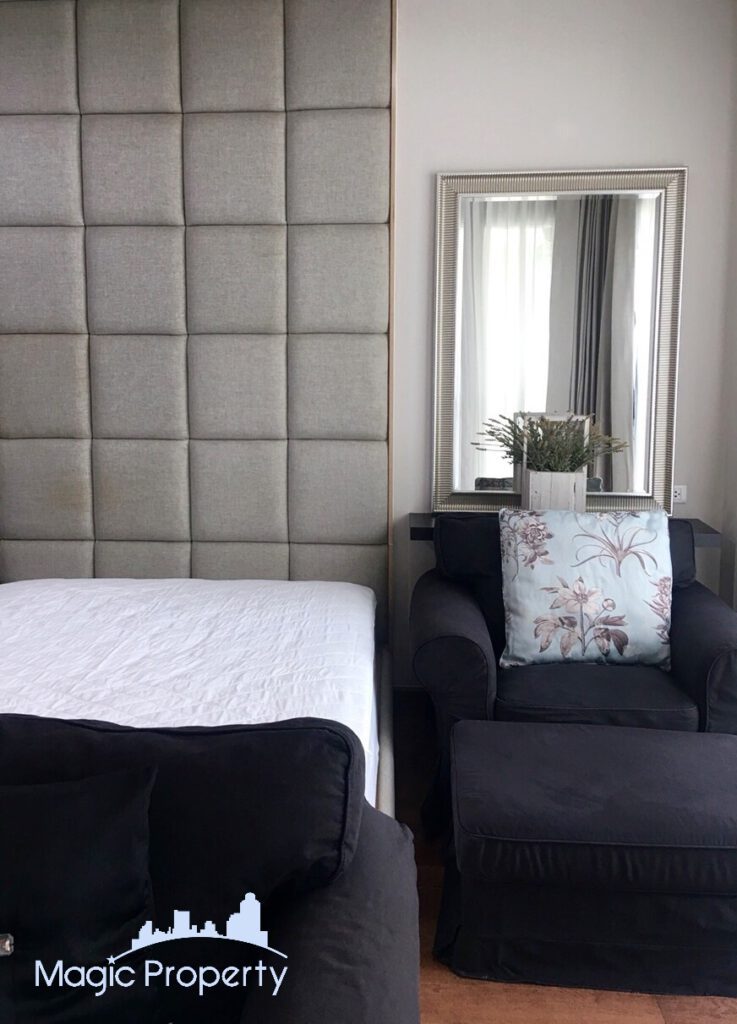 Studio For Rent in The Address Chidlom Condominium. Located at Som Khit, Khwaeng Lumphini, Khet Pathum Wan, Bangkok 10330...