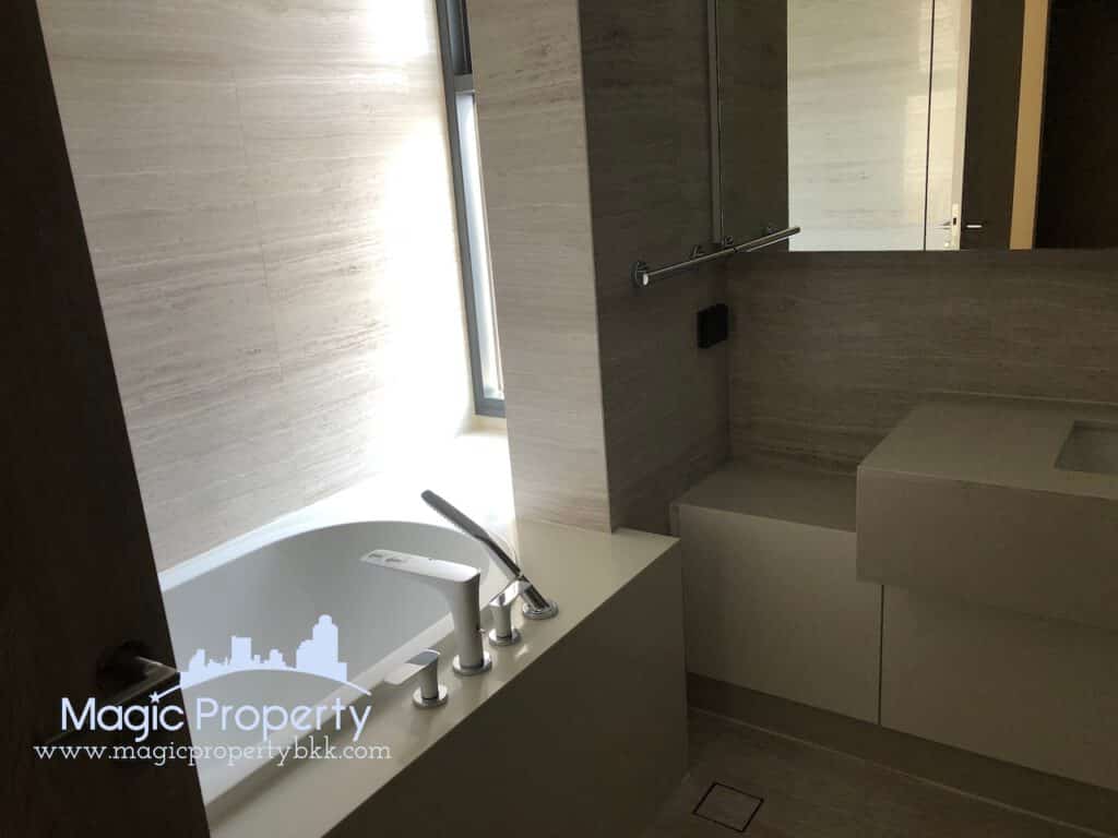 4 Bedroom Single House in Parc Priva Luxury Single House Project, Thiam Ruam Mit Rd, Huai Khwang, Bangkok 10310