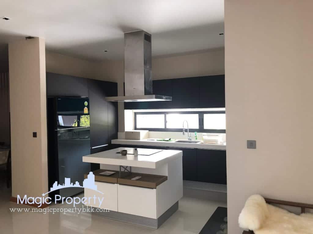 4 Bedroom Single House in Parc Priva Luxury Single House Project, Thiam Ruam Mit Rd, Huai Khwang, Bangkok 10310