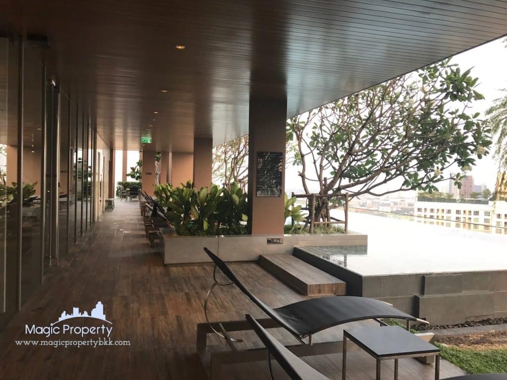 The Lofts Ekkamai Condominium