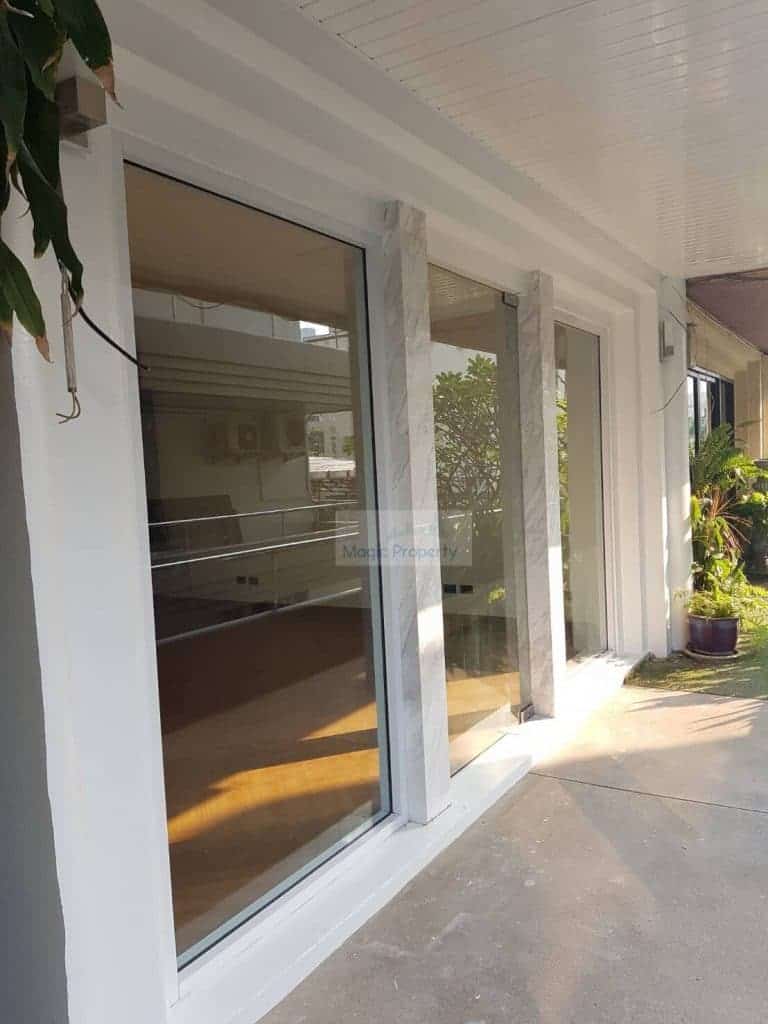 Park Avenue Office For Sale, on Ekkamai Road Near Don Donki Mall, Khlong Tan Nuea, Watthana, Bangkok