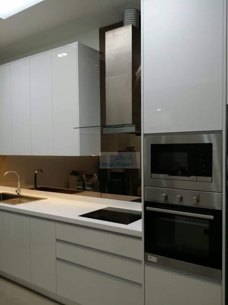 Park Avenue Office For Sale, on Ekkamai Road Near Don Donki Mall, Khlong Tan Nuea, Watthana, Bangkok