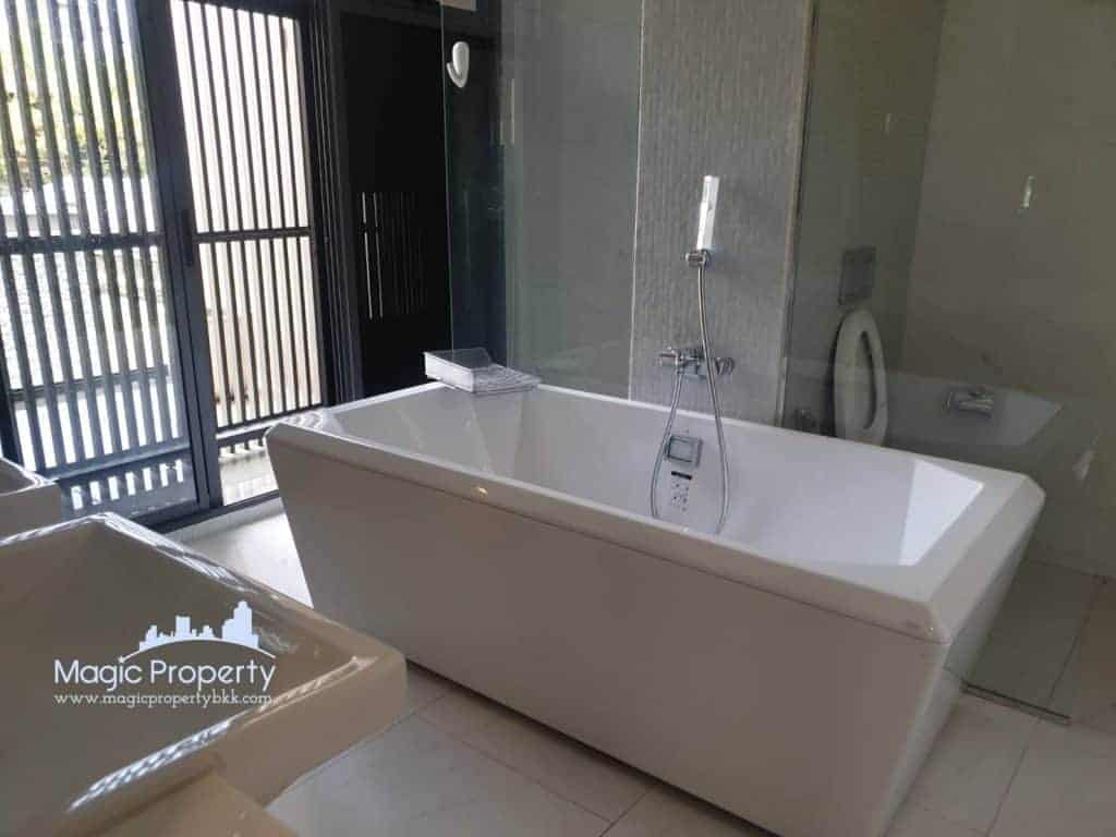 4 Bedrooms Single House For Sale in The Honor Single House project, Pradit Manutham Road, Khlong Chaokhunsing, Wang Thonglang, Bangkok