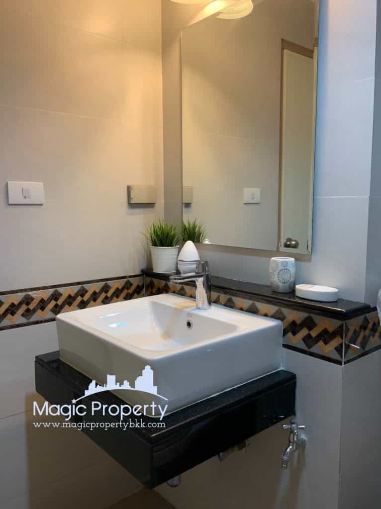 2 Bedroom For Rent in The Waterford Diamond Condominium For Rent