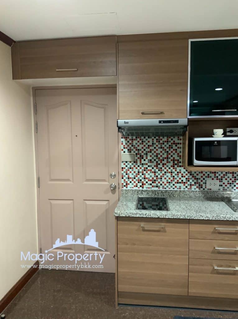 2 Bedroom For Rent in The Waterford Diamond Condominium For Rent