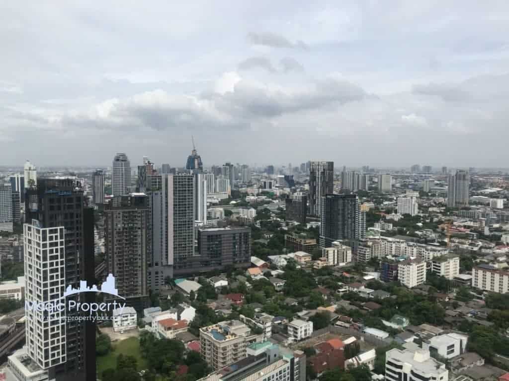 2 Bedroom For Rent in The Waterford Diamond Condominium For Rent