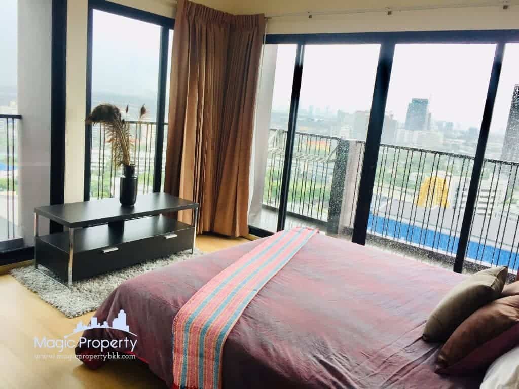 2 Bedroom For Sale or Rent in Noble Reveal condominium, Near Ekkamai BTS