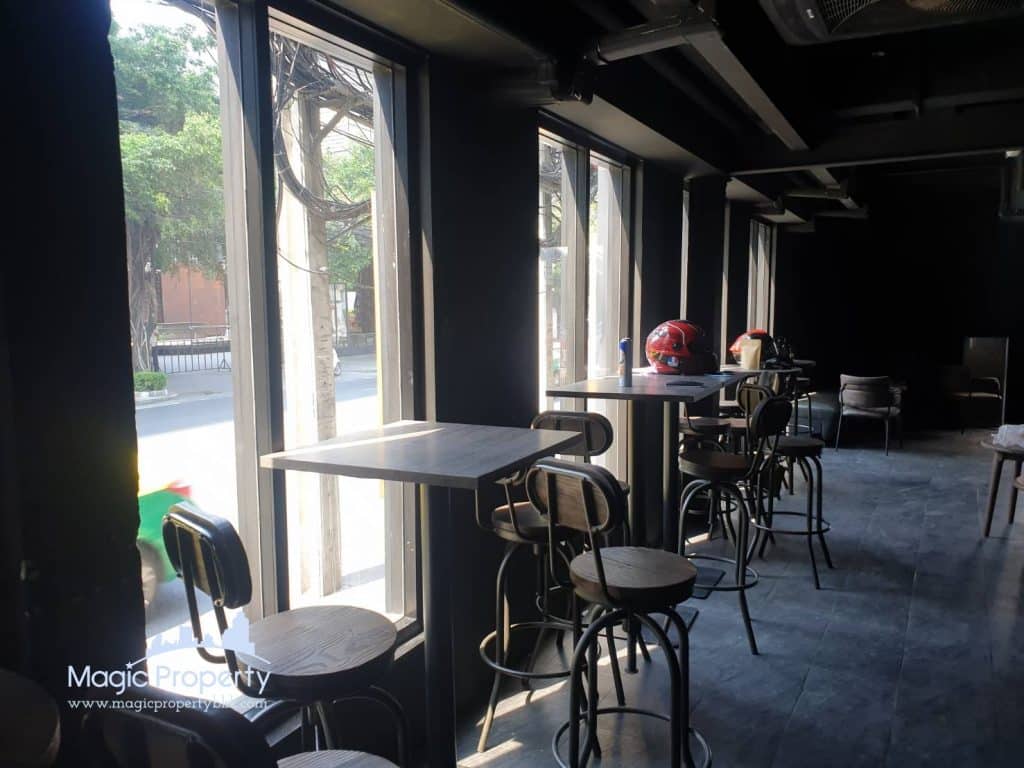 Park Avenue Commercial Space For Rent on Main road Soi Sukhumvit 63 (Ekkamai) Near Don Donki Mall