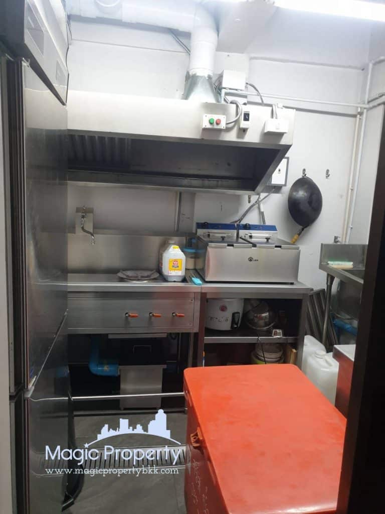 Park Avenue Commercial Space For Rent on Main road Soi Sukhumvit 63 (Ekkamai) Near Don Donki Mall