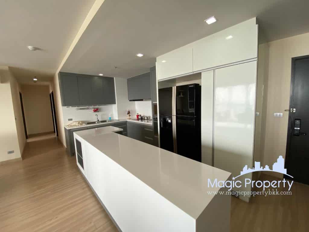3 Bedroom Condominium For Sale in Sky Walk Condominium, Phra Khanong, Watthana, Bangkok 10110 