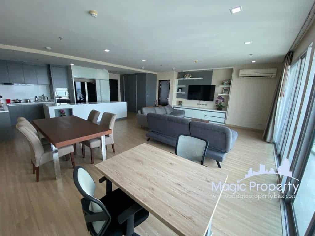 3 Bedroom Condominium For Sale in Sky Walk Condominium, Phra Khanong, Watthana, Bangkok 10110 
