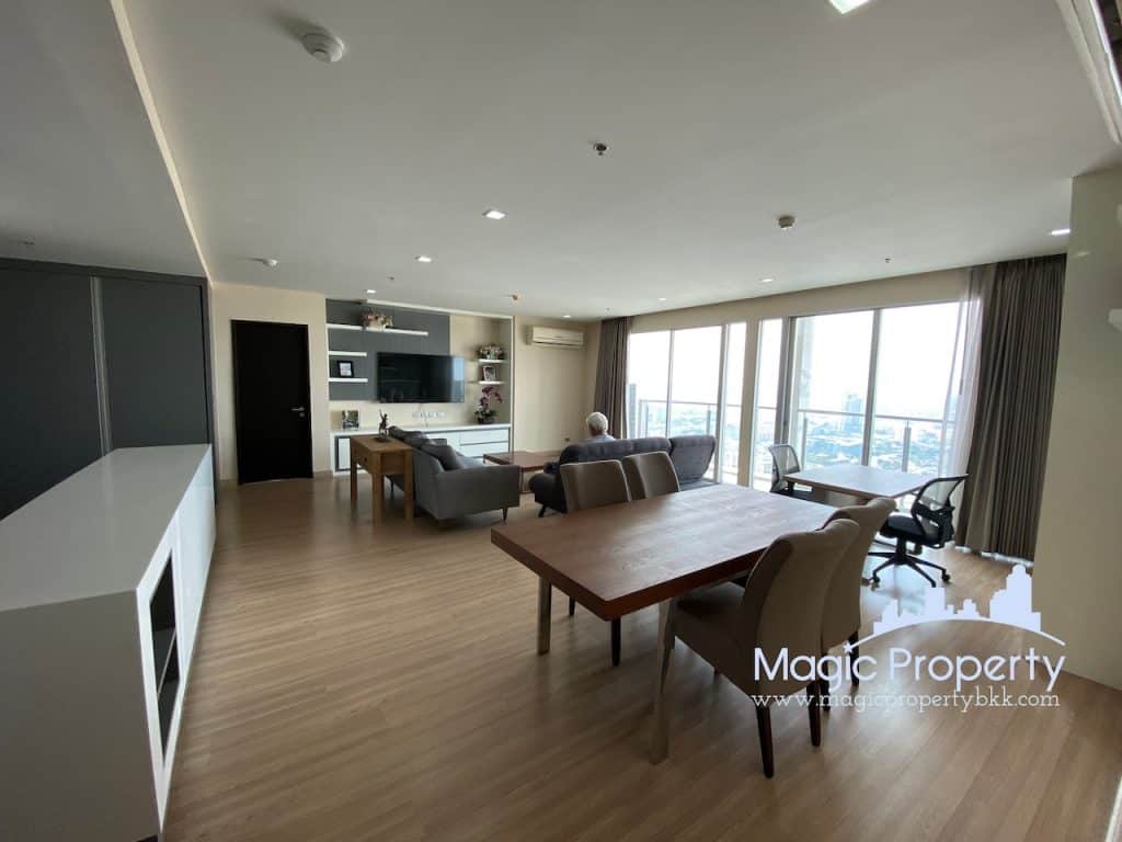 3 Bedroom Condominium For Sale in Sky Walk Condominium, Phra Khanong, Watthana, Bangkok 10110 