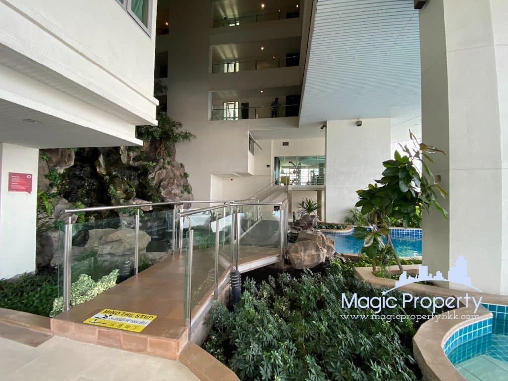 3 Bedroom Condominium For Sale in Sky Walk Condominium, Phra Khanong, Watthana, Bangkok 10110 