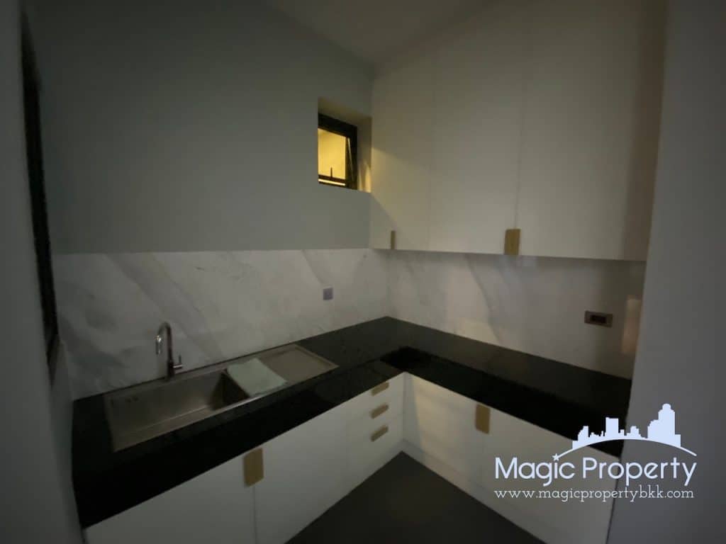 4 Bedrooms Single House For Sale in The Honor Single House Project, Khlong Chaokhunsing, Wang Thonglang, Bangkok 10310