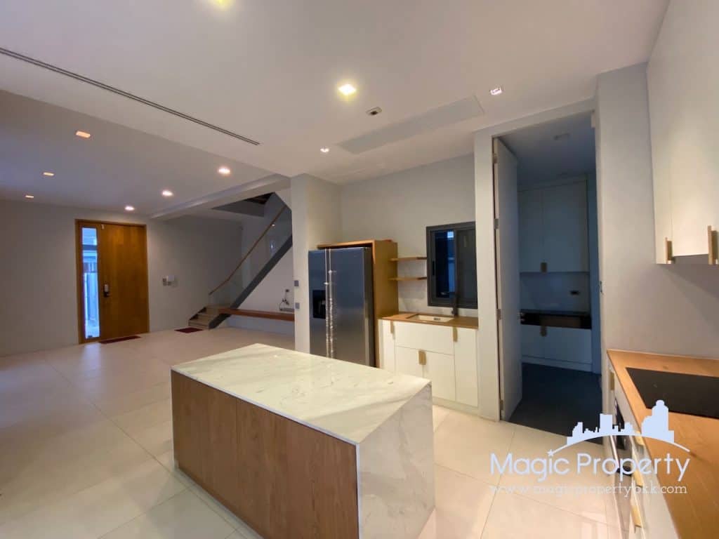 4 Bedrooms Single House For Sale in The Honor Single House Project, Khlong Chaokhunsing, Wang Thonglang, Bangkok 10310