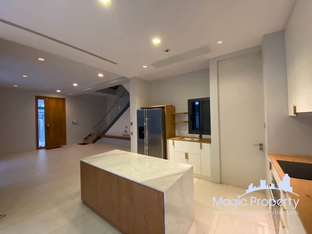 4 Bedrooms Single House For Sale in The Honor Single House Project, Khlong Chaokhunsing, Wang Thonglang, Bangkok 10310