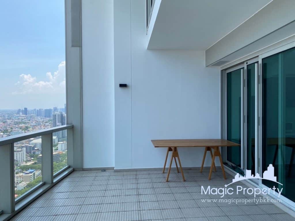 5 Bedroom Duplex for Rent in The River Condominium. Located at Charoen Nakhon, Khlong Ton Sai, Khlong San, Bangkok 10600. Near BTS Surasak..