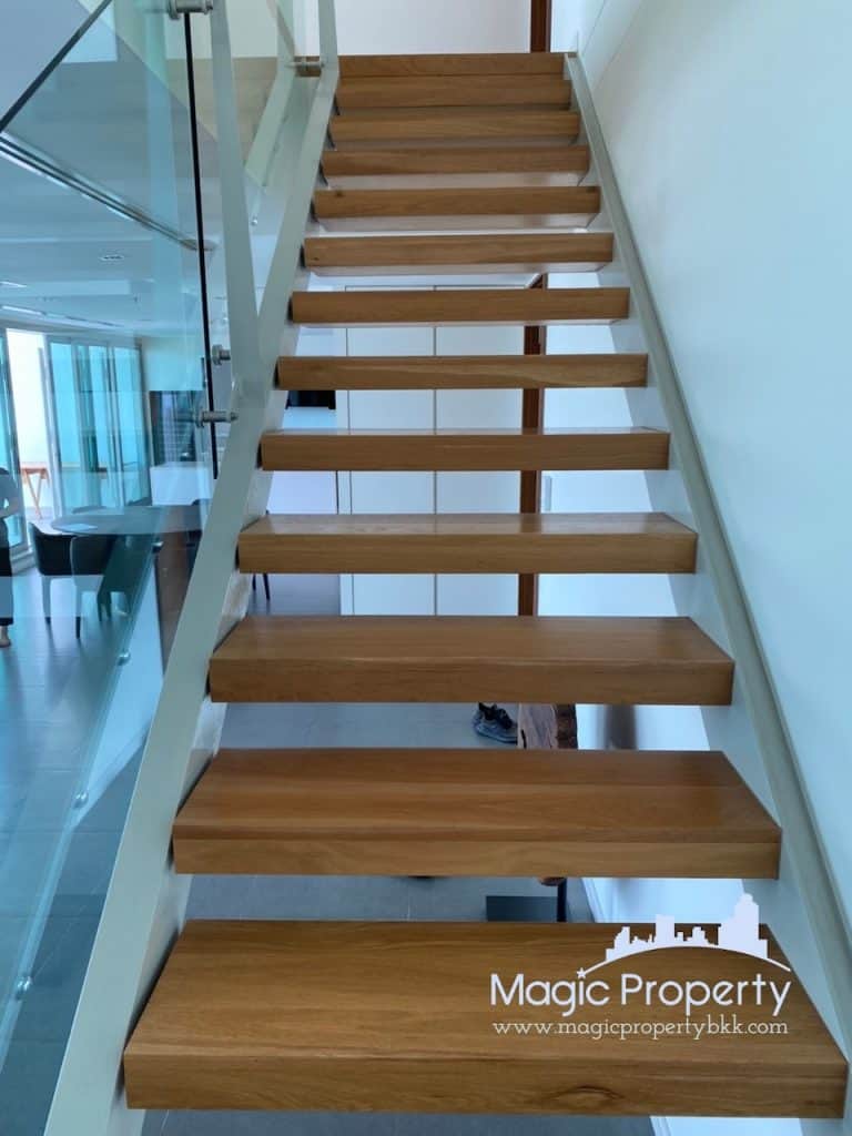 5 Bedroom Duplex for Rent in The River Condominium. Located at Charoen Nakhon, Khlong Ton Sai, Khlong San, Bangkok 10600. Near BTS Surasak..