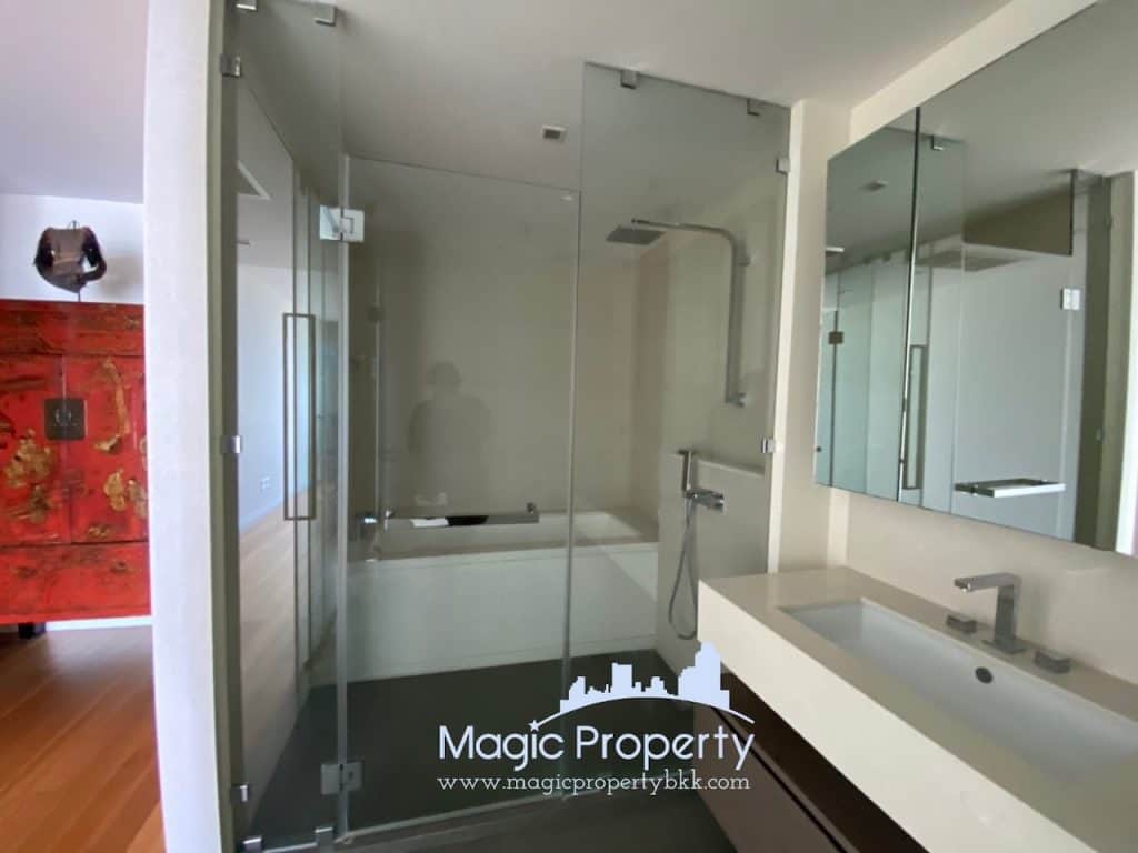 5 Bedroom Duplex for Rent in The River Condominium. Located at Charoen Nakhon, Khlong Ton Sai, Khlong San, Bangkok 10600. Near BTS Surasak..