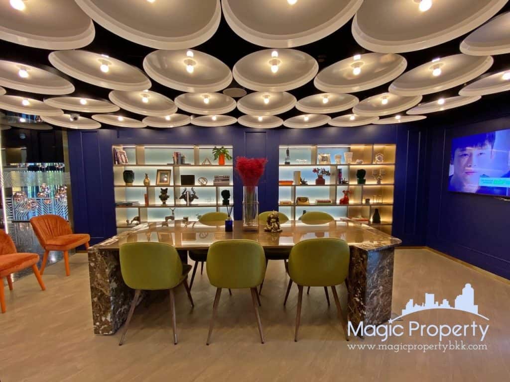 1 Bedroom For Rent in The Base Sukhumvit 50. Located at Roem Charoen Alley, Phra Khanong, Khlong Toei, Bangkok. Near BTS Onnut 1.2 km..