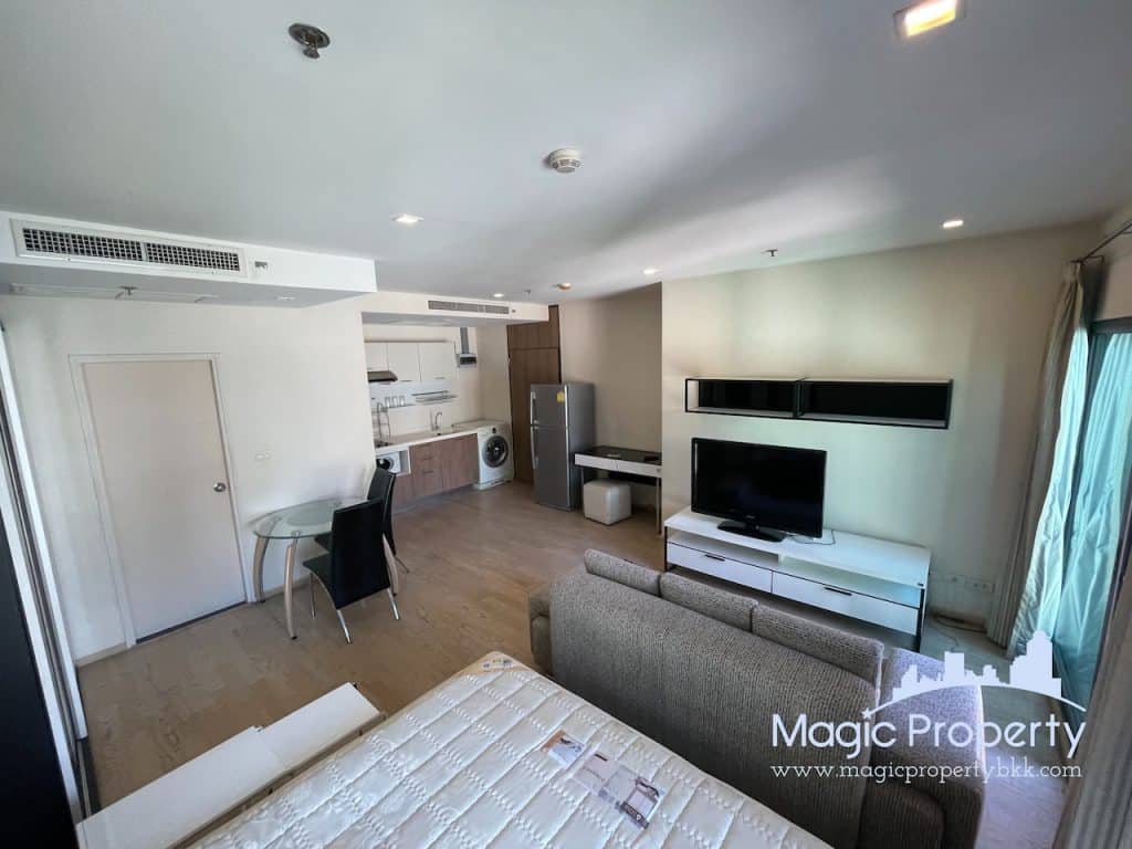 Studio For Rent in Noble Remix Condominium. Located at Sukhumvit Road, Khlong Tan, Khlong Toei, Bangkok. Near BTS Thonglor...